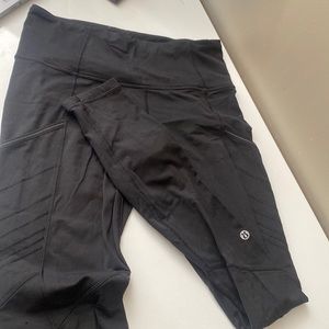 BLack lululemon leggings with pocket